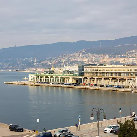 Homey I The Five Apartman