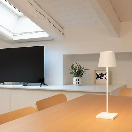 Apartman Homey I The Five *